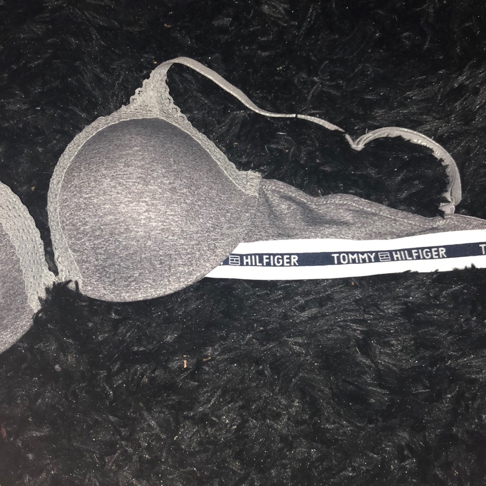 Tommy 34c push-up plunge